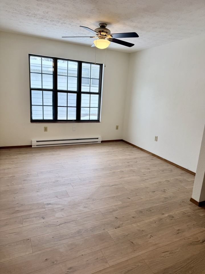 320 S Cherry St - Photo 4 of 13