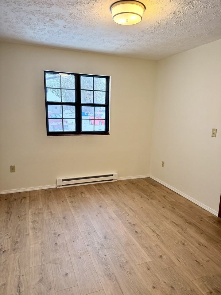 320 S Cherry St - Photo 7 of 13