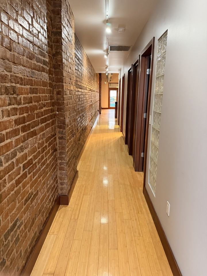 85 S Seminary St - Photo 2 of 20