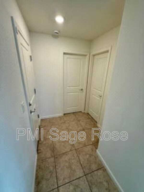 8932 Coyote Bluff Dr - Photo 7 of 44