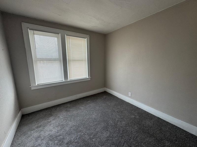 15823 Princeton St - Photo 5 of 7