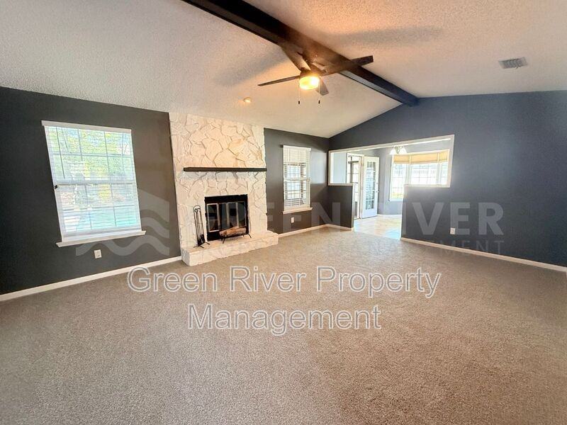 2285 Richard Lee St - Photo 5 of 44