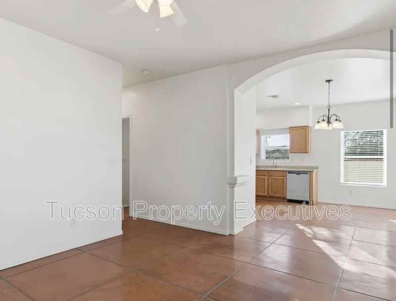 324 W 23rd St - Photo 4 of 25