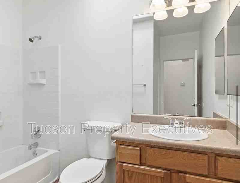 324 W 23rd St - Photo 7 of 27