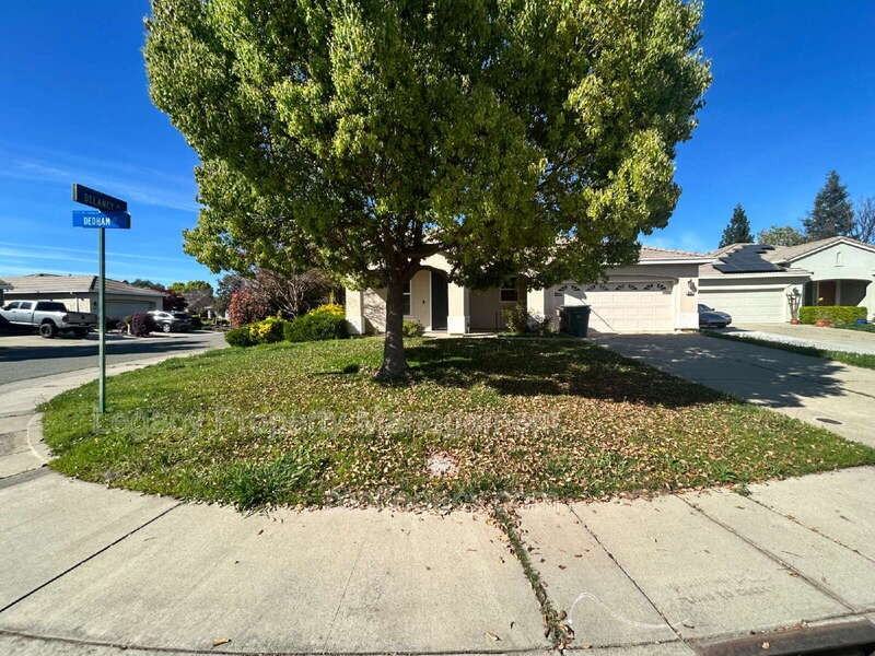 300 Dedham Ct - Photo 3 of 25