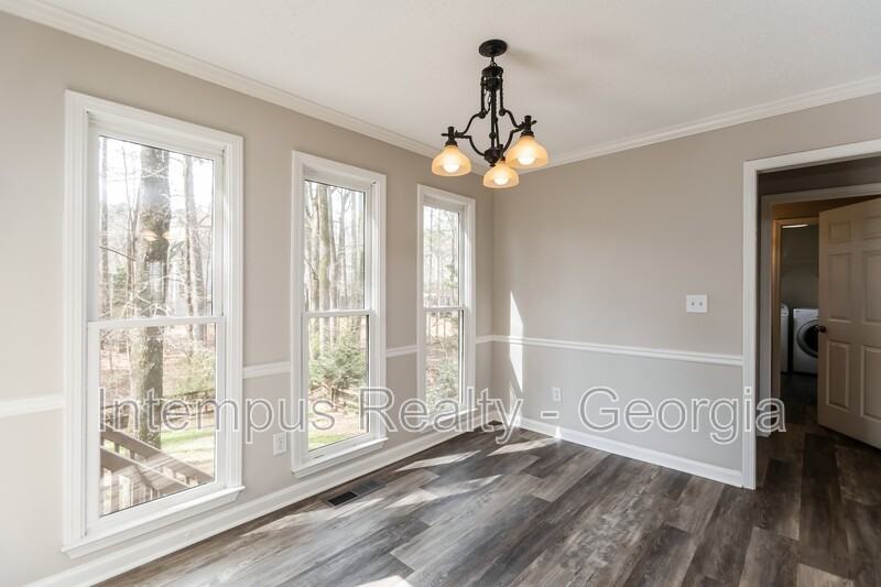 612 Ridge Crossing Dr - Photo 4 of 15