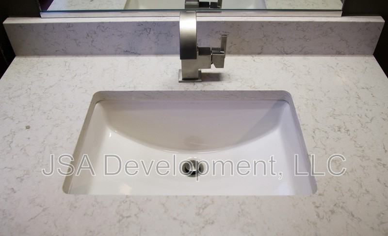 611 Sycamore St #201 - Photo 5 of 10