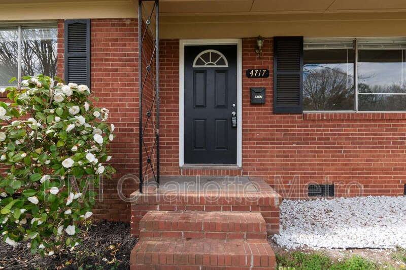 4717 Monmouth Dr - Photo 2 of 14