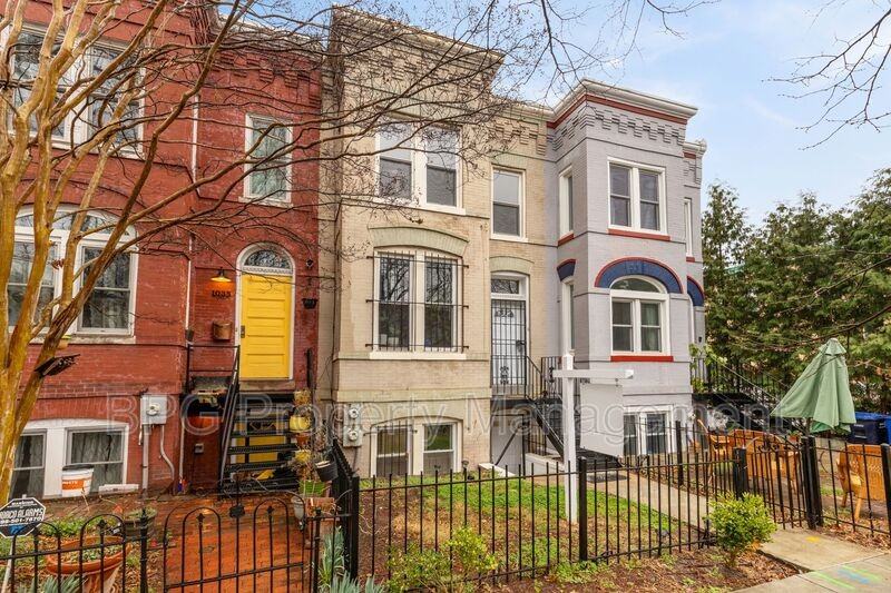 1033 5th St Ne #BS - Photo 3 of 23