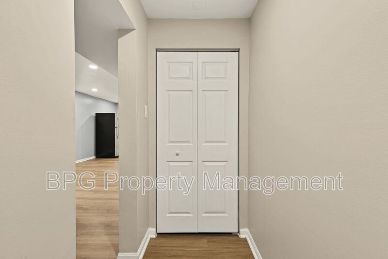 1033 5th St Ne #BS - Photo 4 of 23