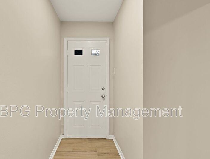 1033 5th St Ne #BS - Photo 5 of 23