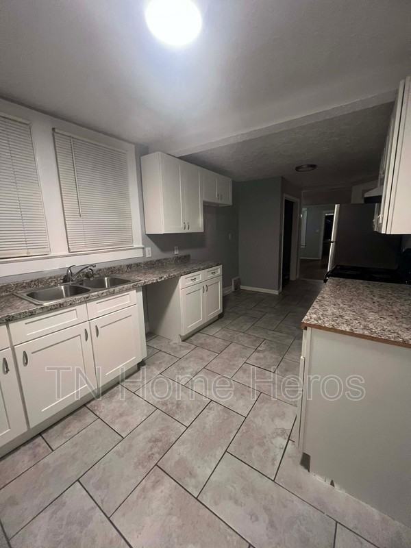 2761 Tarleton Ave - Photo 2 of 8