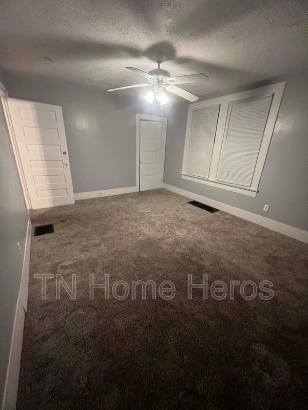 2761 Tarleton Ave - Photo 7 of 8