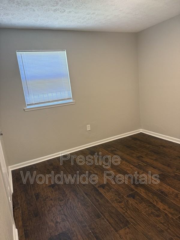 3120 Urban Ave - Photo 2 of 8