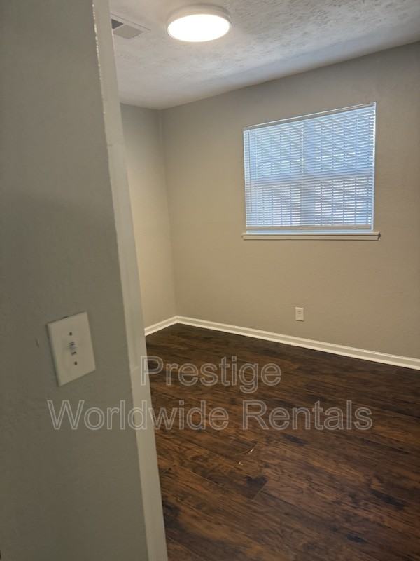 3120 Urban Ave - Photo 4 of 8