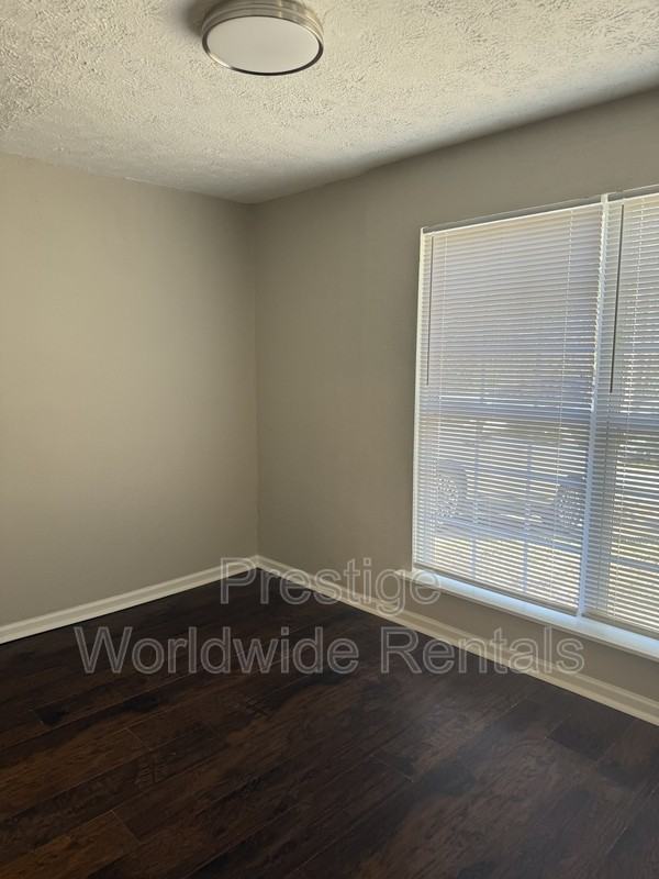 3120 Urban Ave - Photo 7 of 8