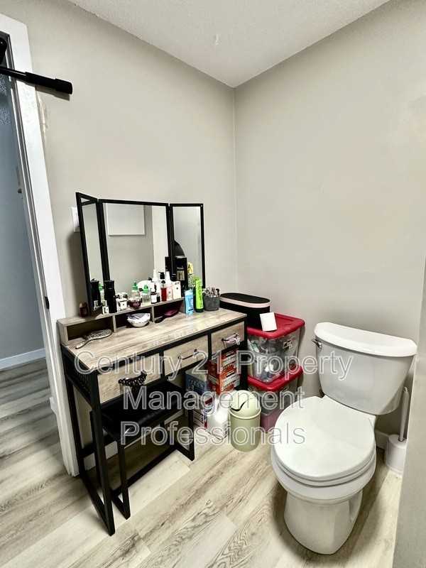 8705 152 St Nw #2 - Photo 2 of 5