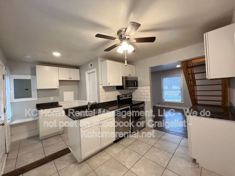 8009 Summit St - Photo 3 of 28