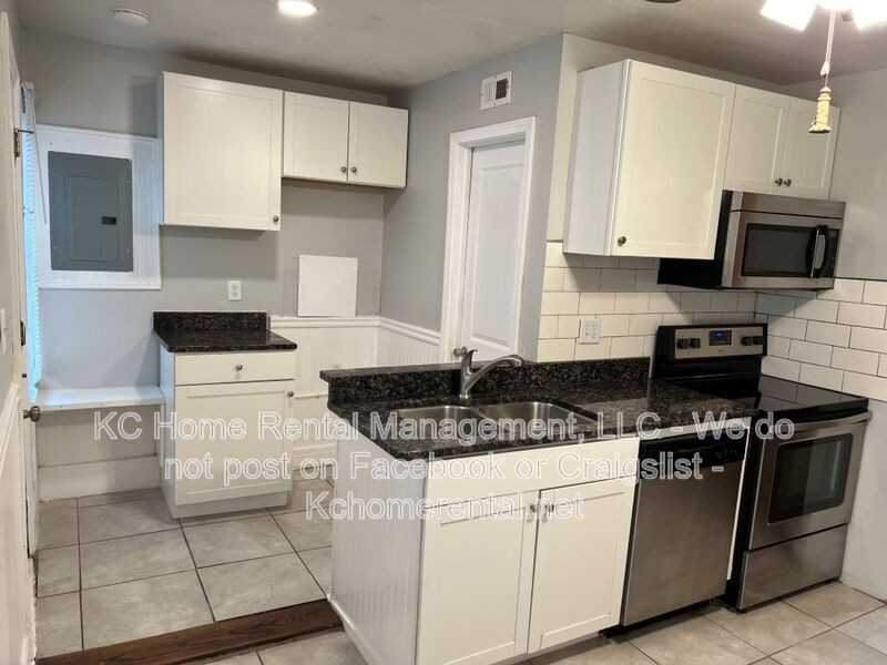 8009 Summit St - Photo 4 of 28