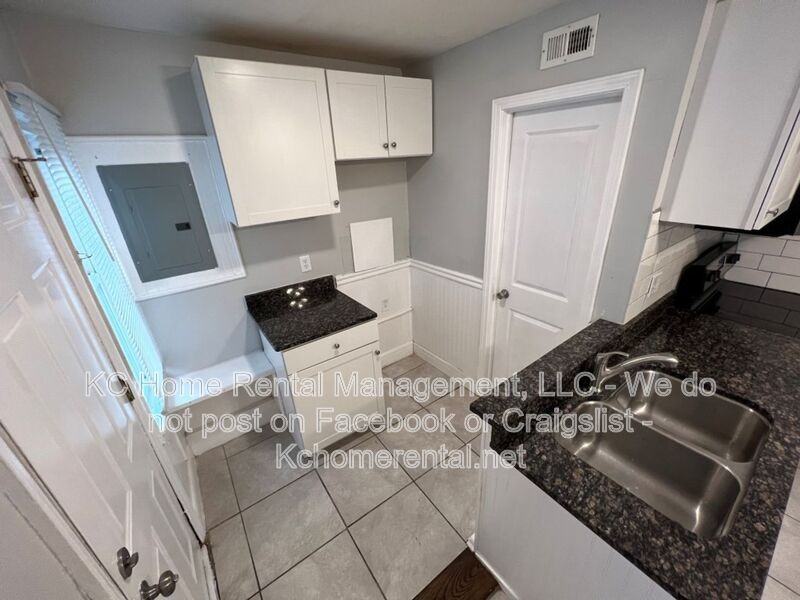 8009 Summit St - Photo 5 of 28