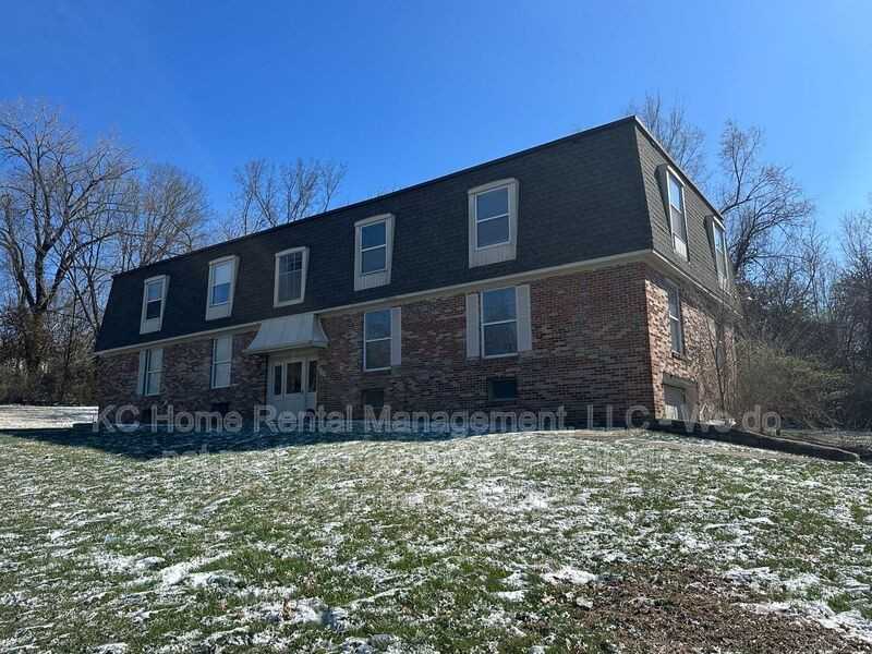 8725 Countryshire Ln - Photo 2 of 25