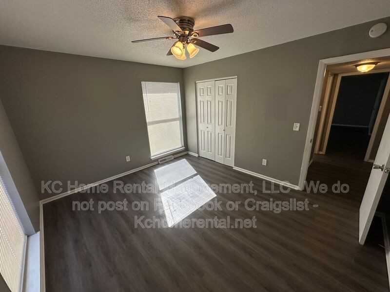 8725 Countryshire Ln - Photo 6 of 25