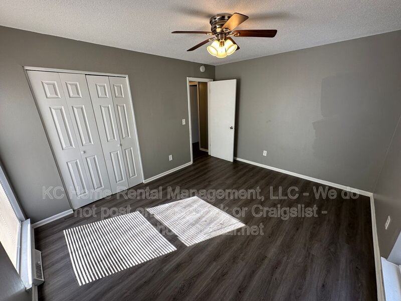 8725 Countryshire Ln - Photo 7 of 25