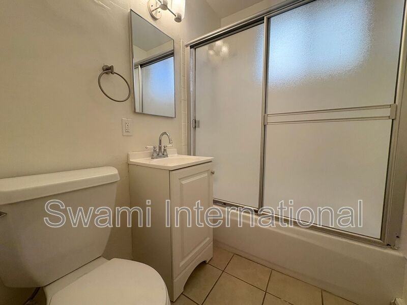 12615 Oxford Ave #B - Photo 7 of 12