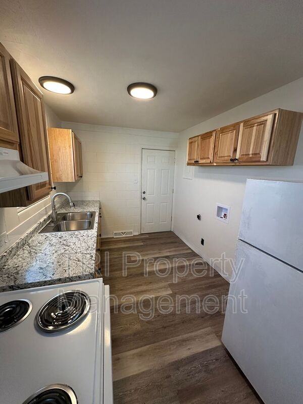 908 31st Ave - Photo 5 of 12