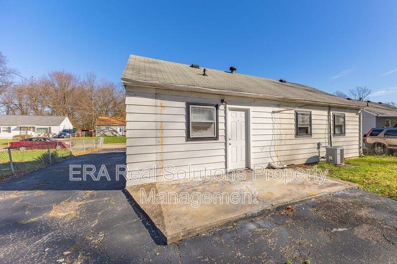 2009 Catalpa Ave - Photo 6 of 34