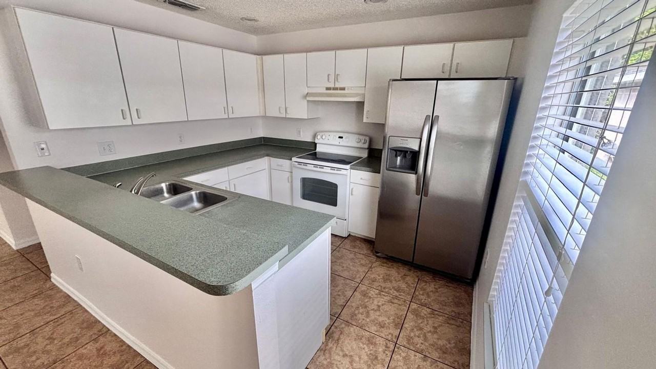185 Owenshire Cir - Photo 3 of 27