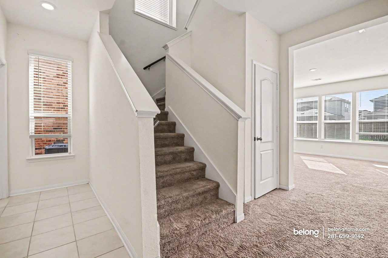 7218 Bakersfield Ct - Photo 6 of 27