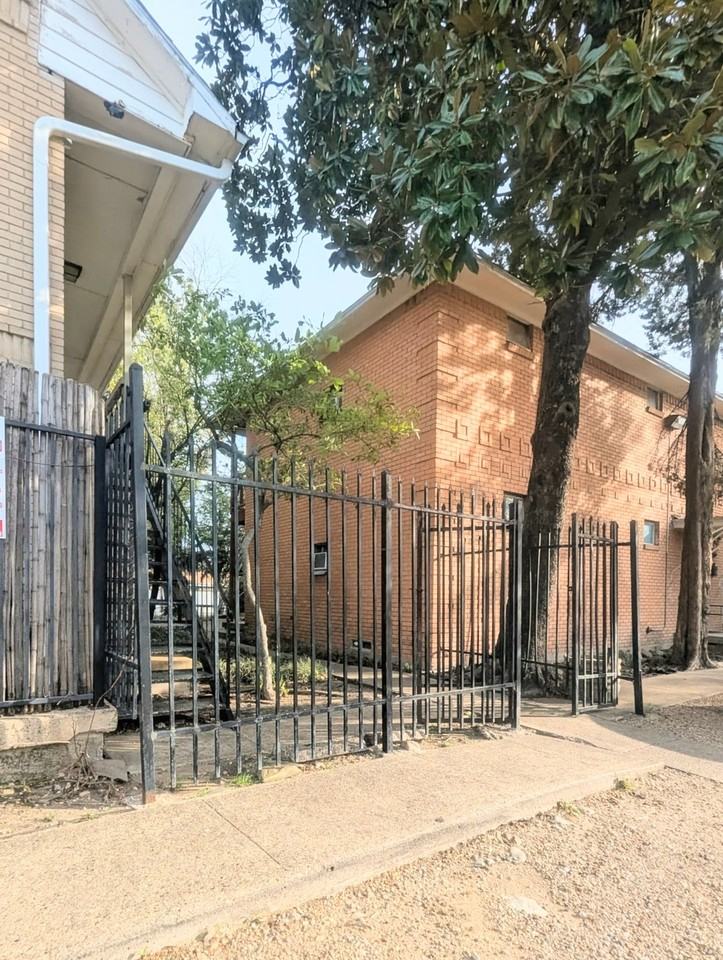 Bryan St. Apartments - Photo 3 of 4