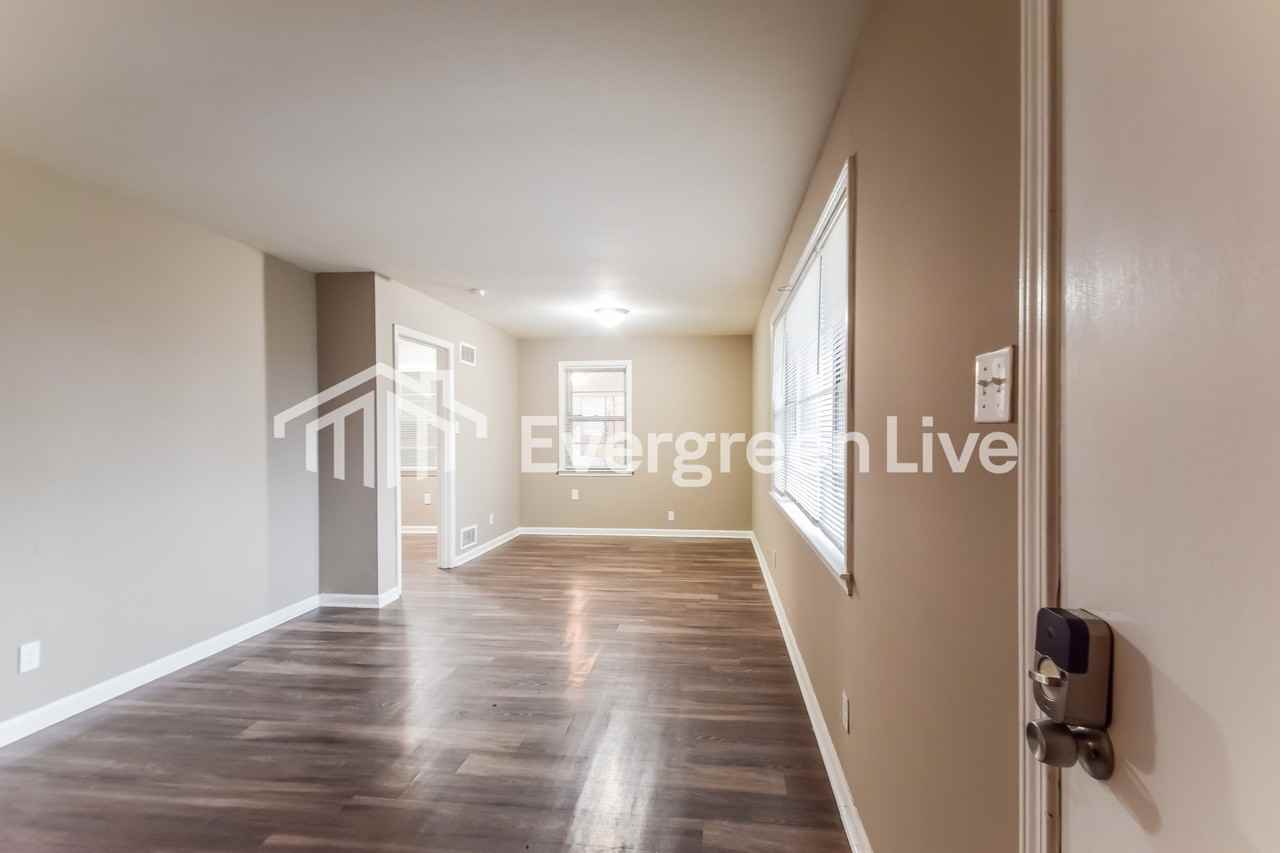 3051 Beauchamp Dr - Photo 4 of 15