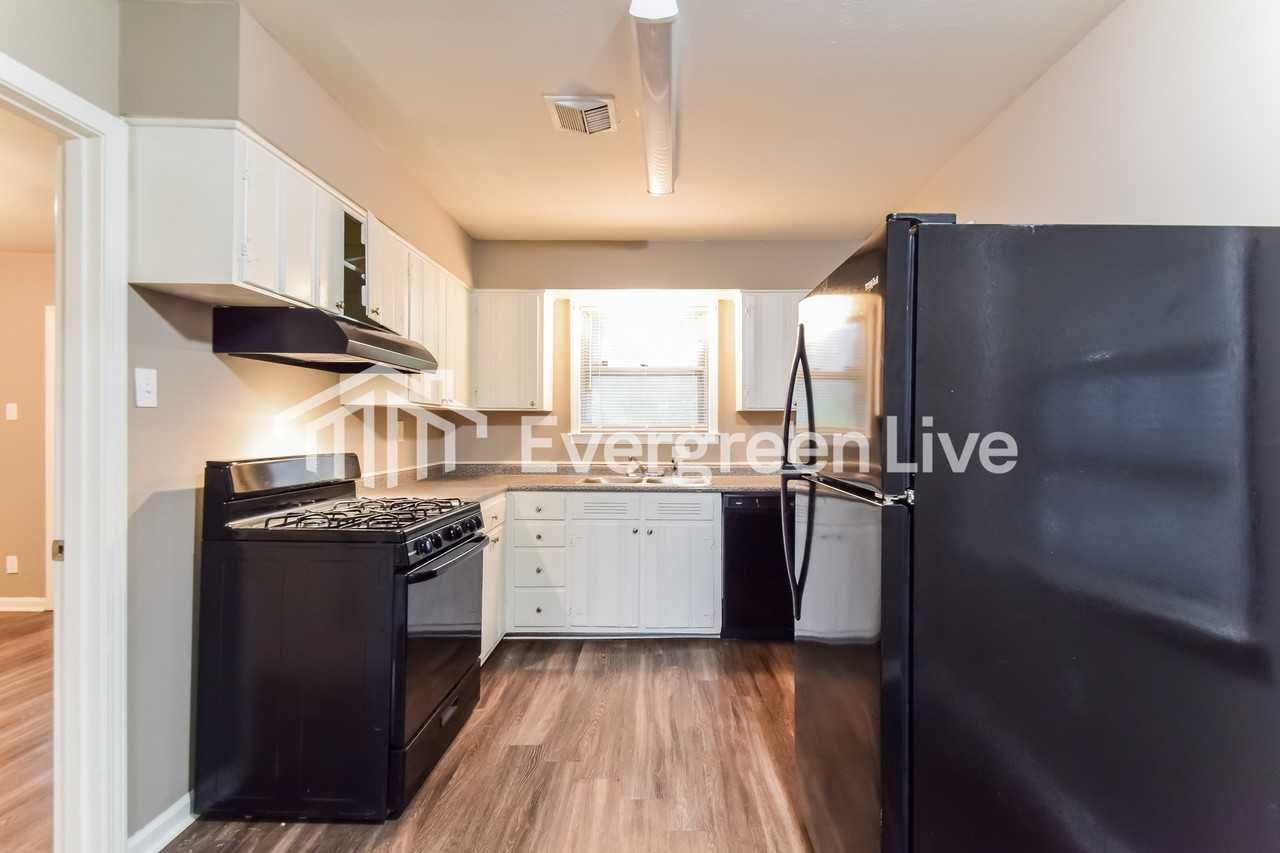 3051 Beauchamp Dr - Photo 7 of 15