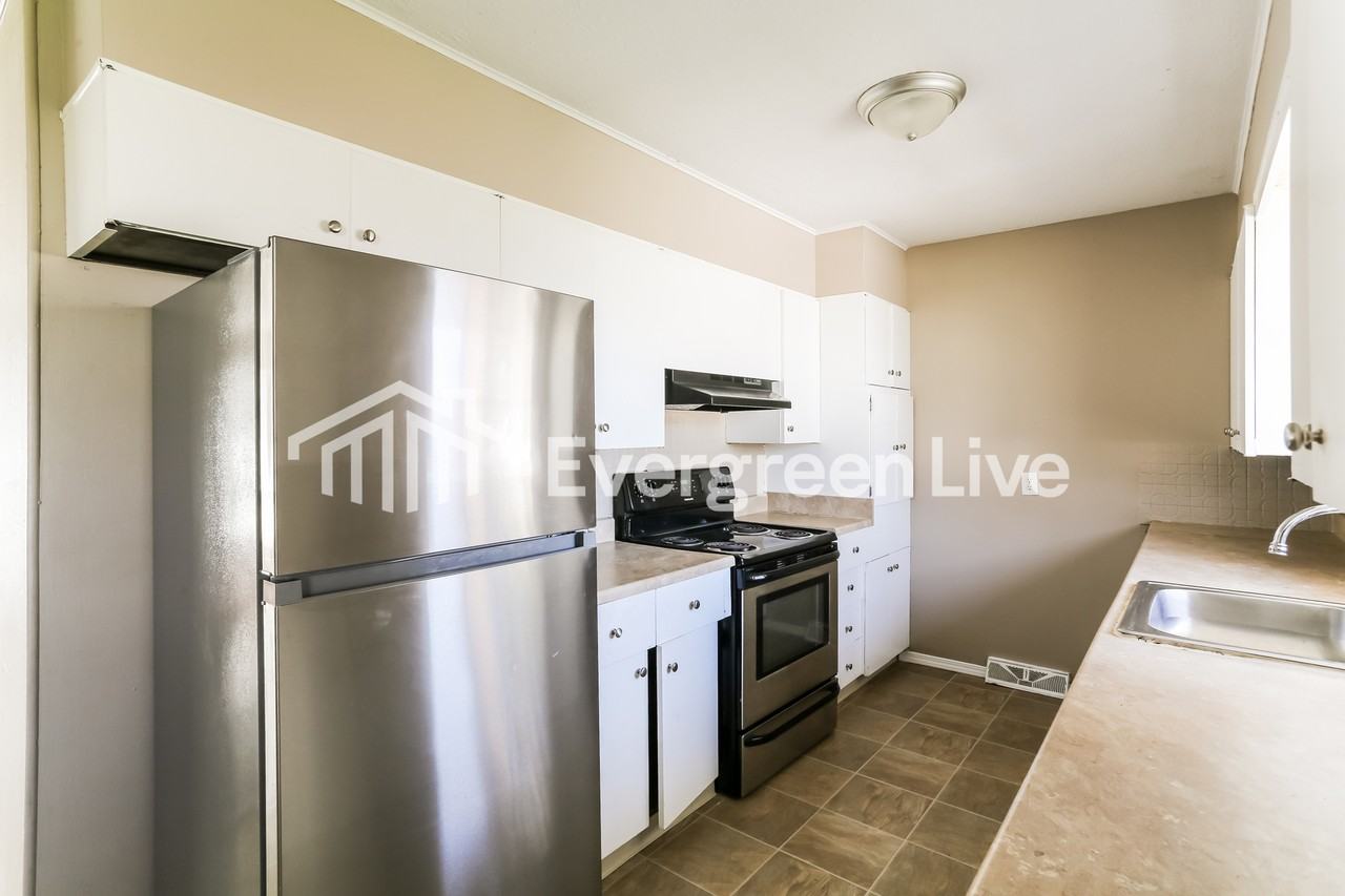 7760 Burkey Dr - Photo 6 of 16