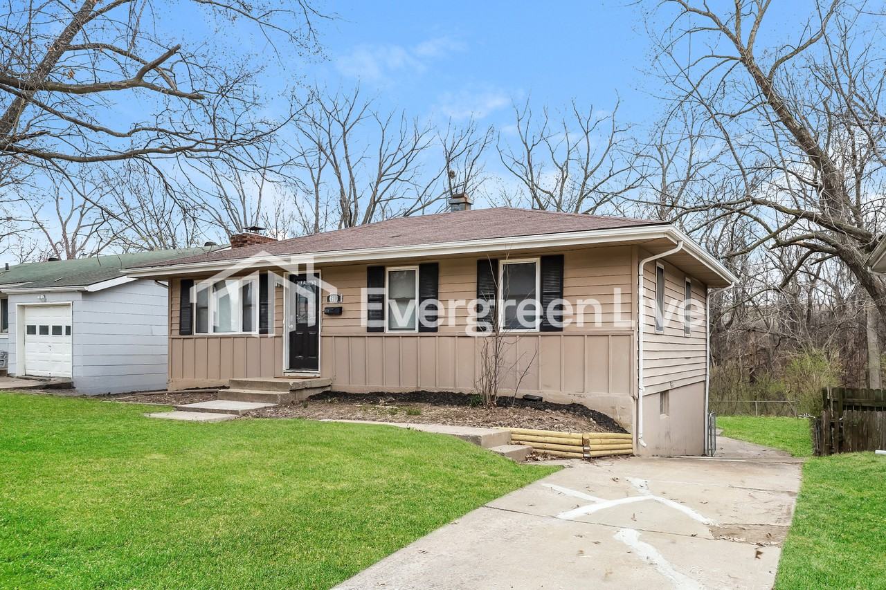 4913 N Wallace Ave - Photo 2 of 15