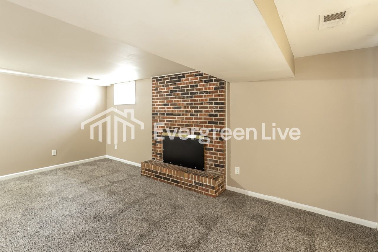 4913 N Wallace Ave - Photo 3 of 15