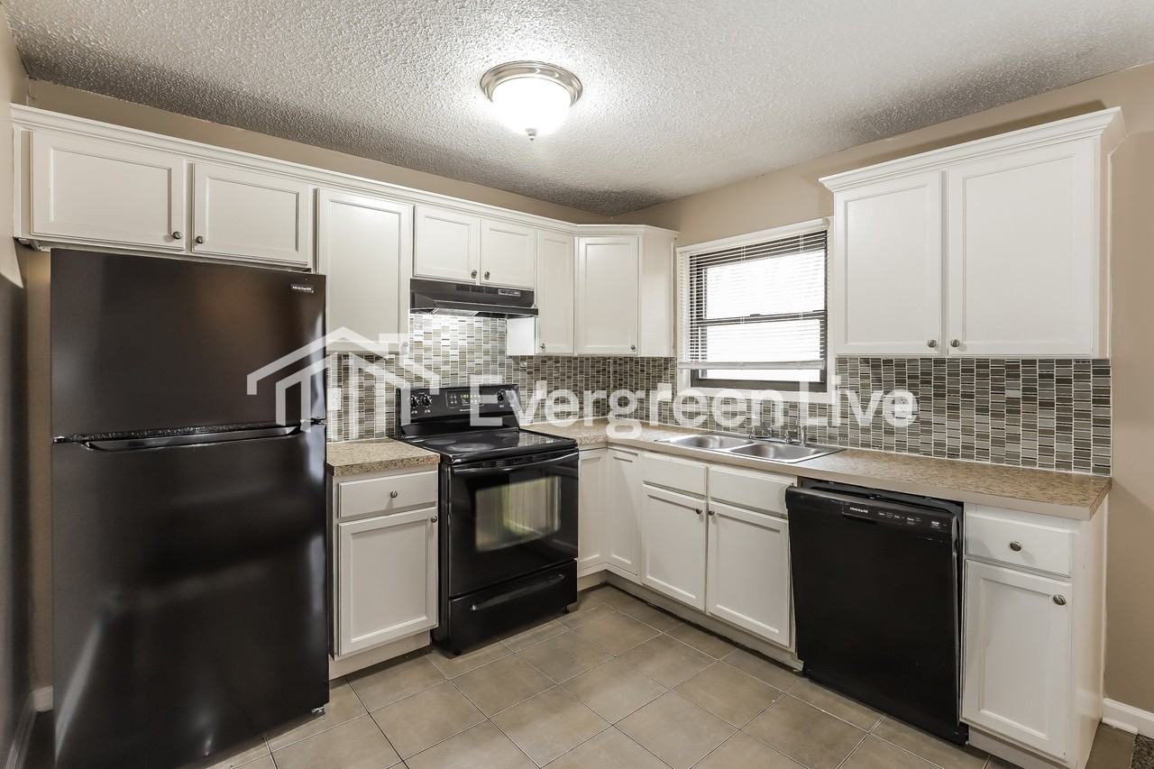 4913 N Wallace Ave - Photo 5 of 15