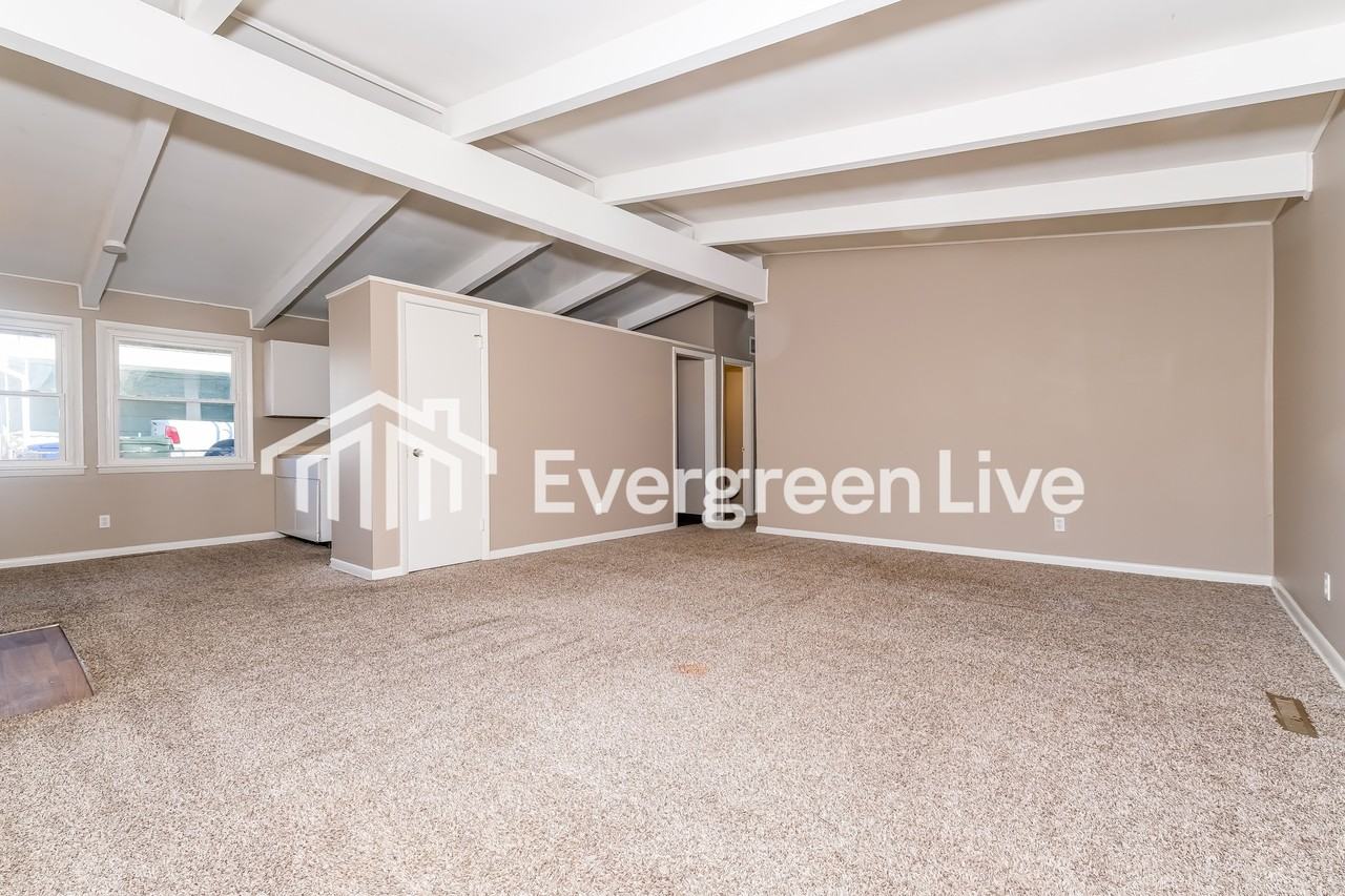 1594 Shady Lane Rd - Photo 3 of 15