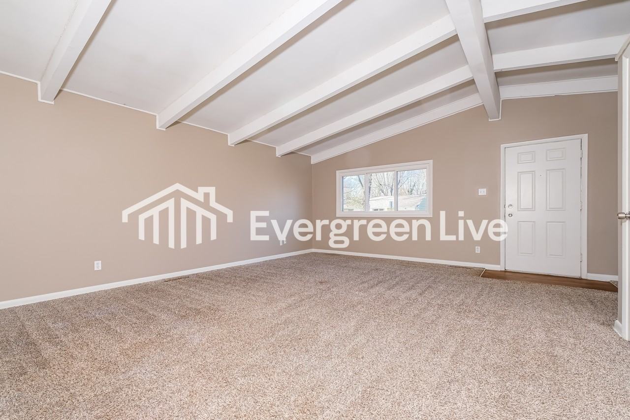 1594 Shady Lane Rd - Photo 4 of 15