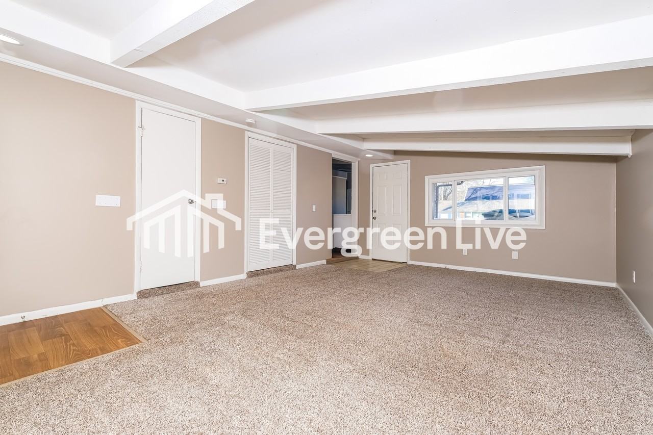 1594 Shady Lane Rd - Photo 5 of 15
