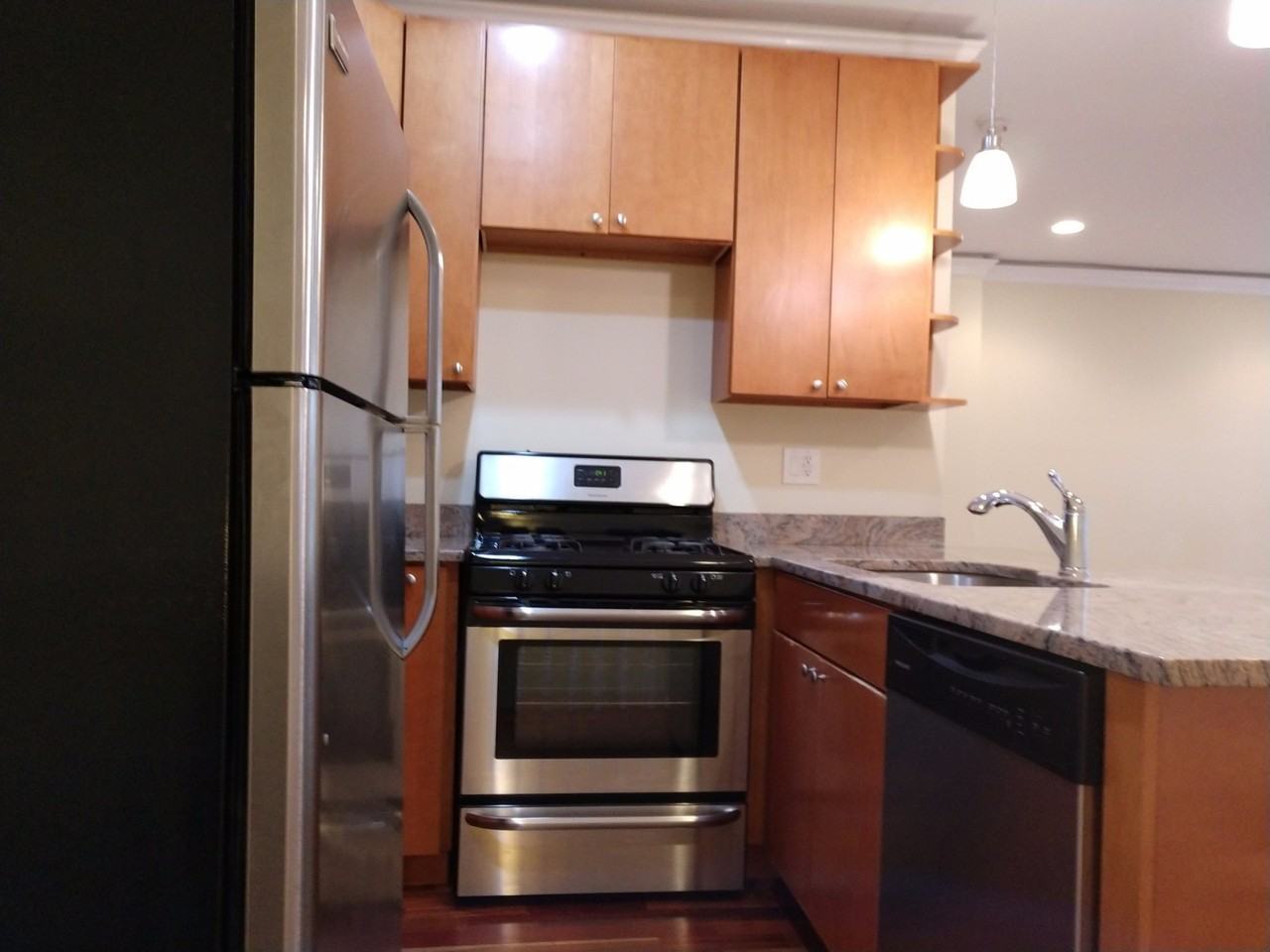 W Cullom Ave #1 - Photo 5 of 15