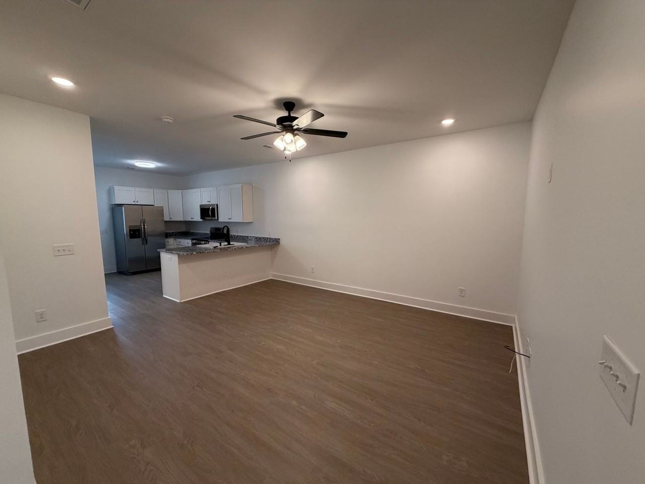 621 S Wall St - Photo 3 of 22