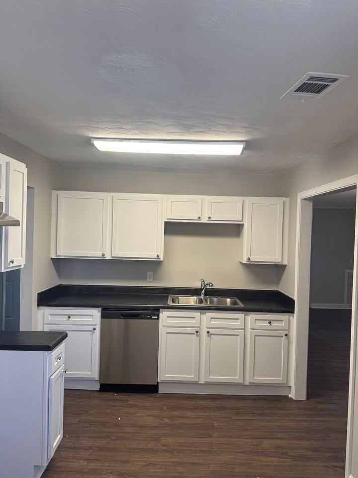 3575 Millard Rd - Photo 6 of 9