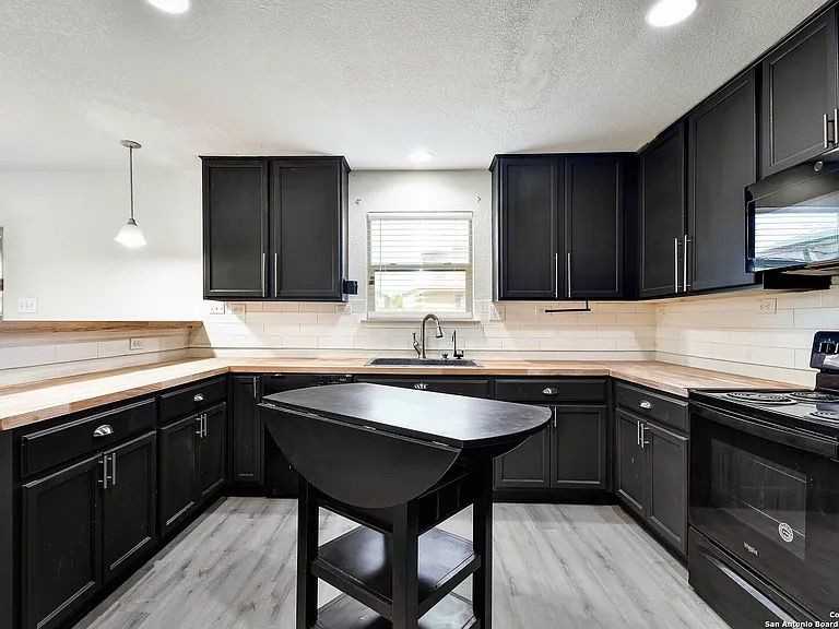 7711 Stable Vw - Photo 2 of 15