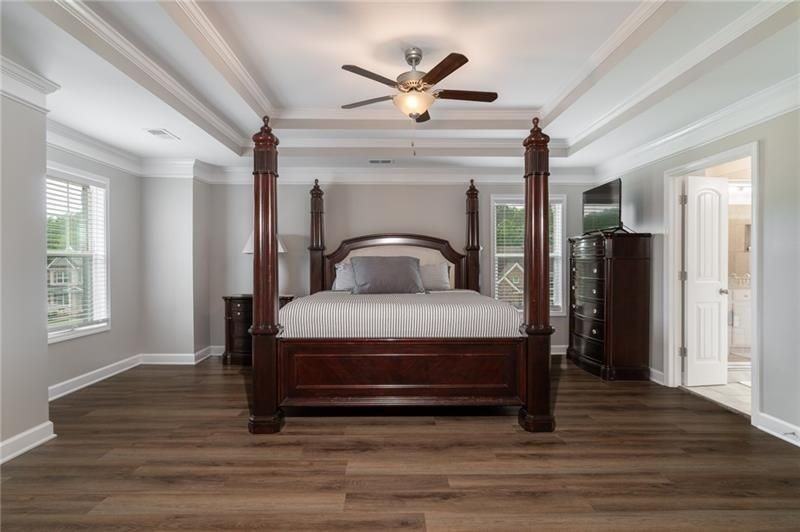 301 Cochin Dr - Photo 4 of 48