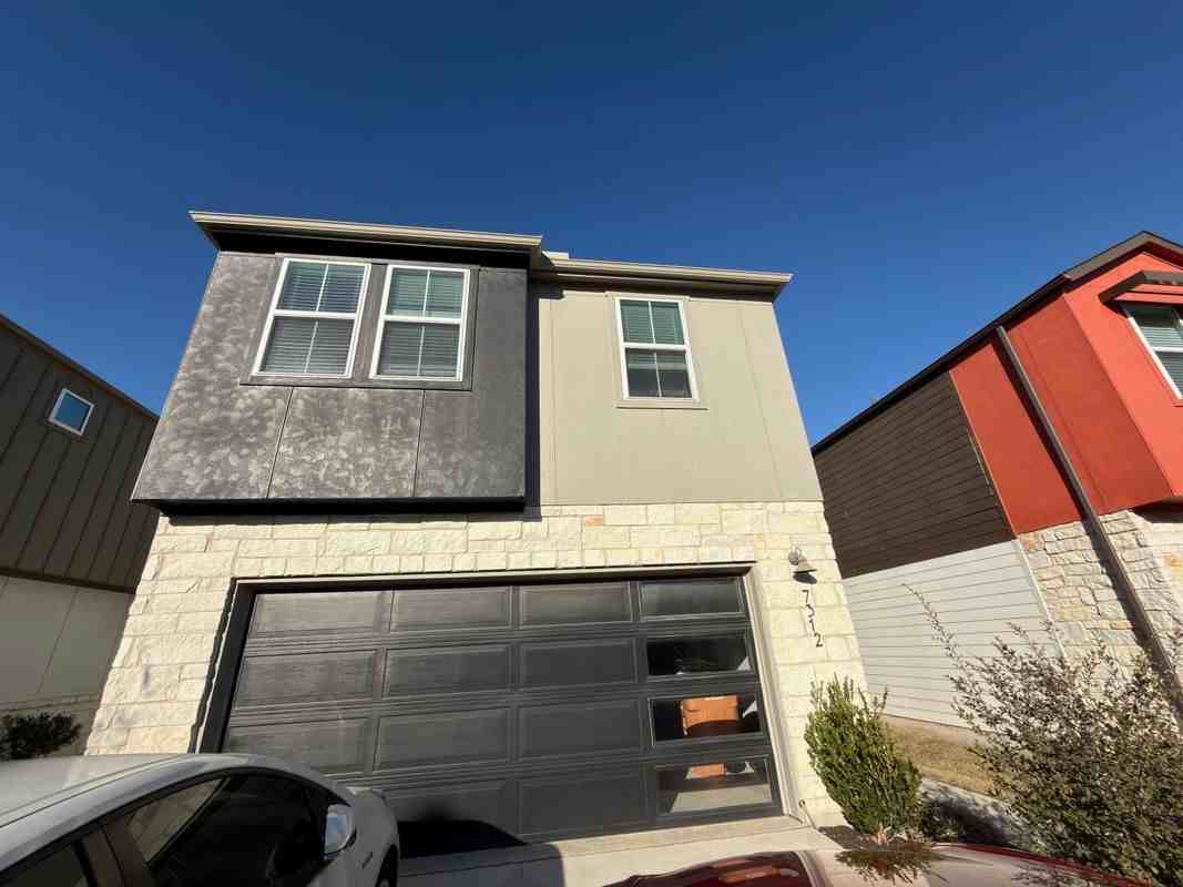 7312 Acela Trl - Photo 2 of 7