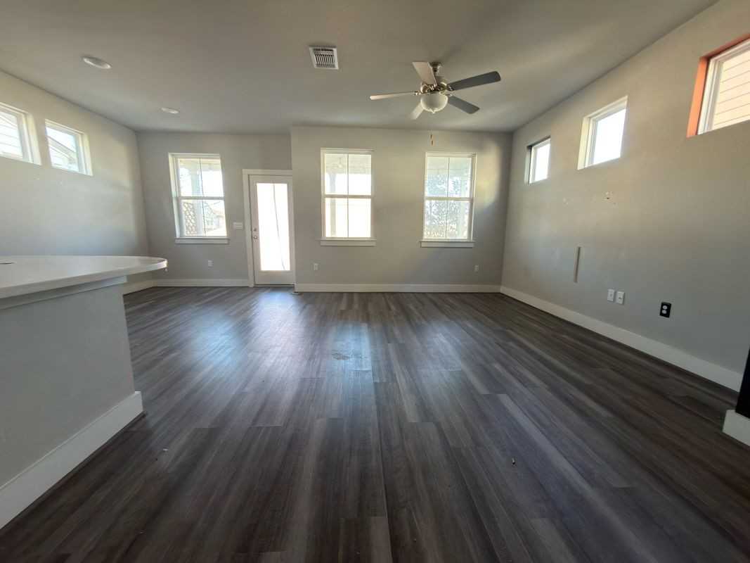 7312 Acela Trl - Photo 3 of 7