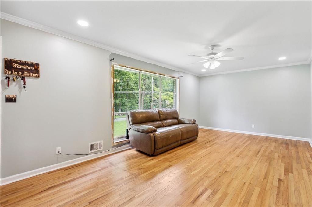 2985 Dodson Dr - Photo 5 of 26